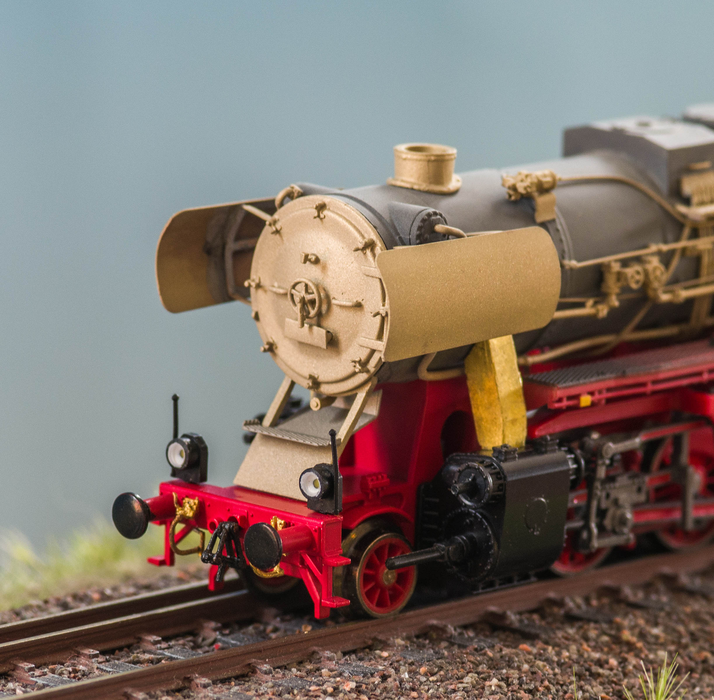 50 3127-3 DR Ep. IV, 2-domiger Kessel, Ov, Nw-Führerhaus, 2,2,T26 Tender