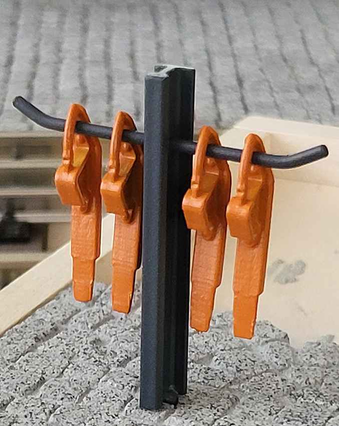 Hemmschuhhalter inklusive 4 Hemmschuhe für Code 332 / LGB