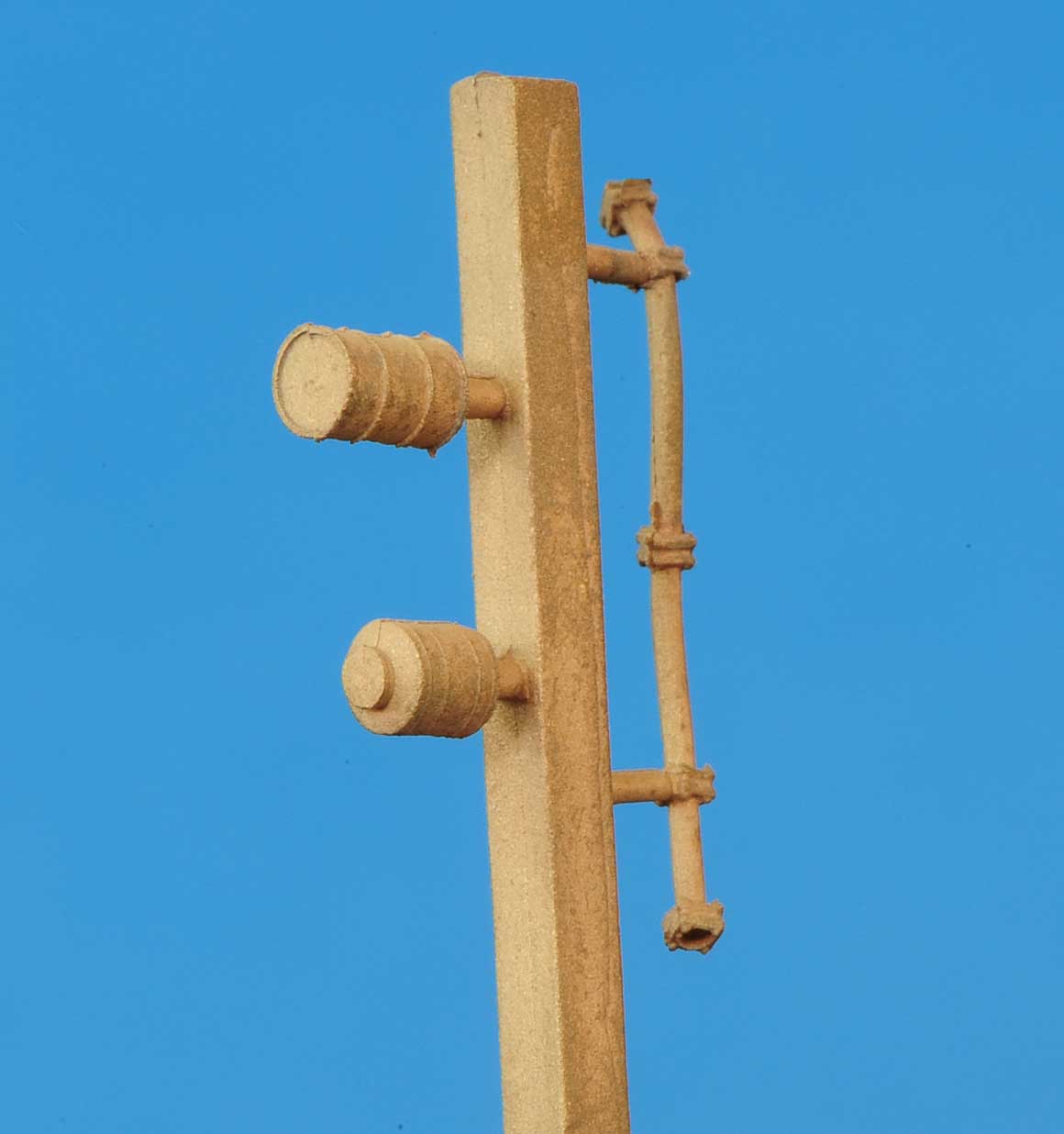 Dosiermittelfässer und  Notbefüllungsschlauch für KST-Loks